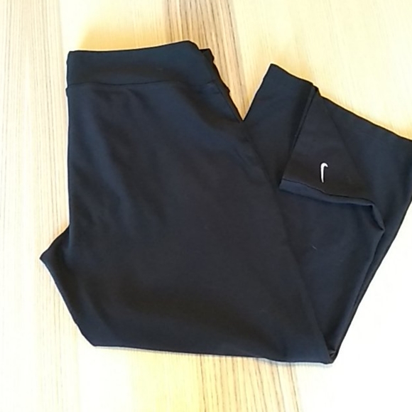 Nike Pants - Nike Dri Fit 4-6 Small Capri Wide Leg Yoga Pants